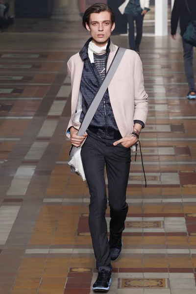 Look 43